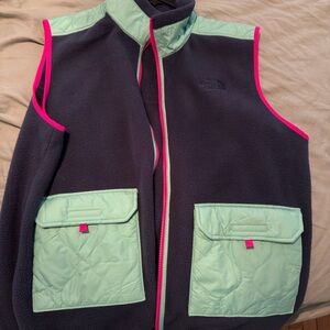 Men’s fleece Vest with Mint and Pink Accents
